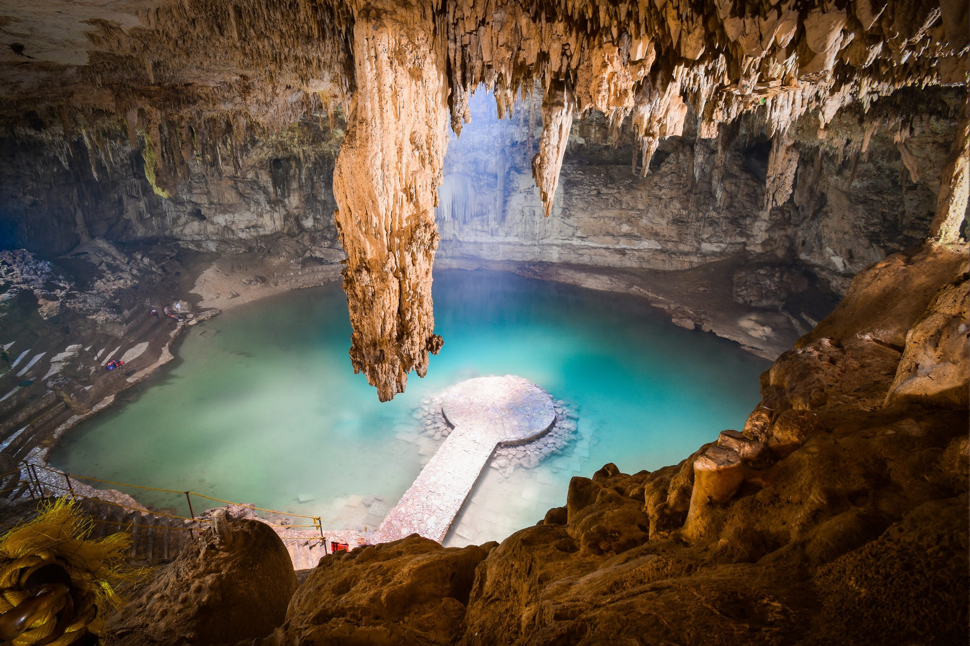 Cenote ubicado en valladolid