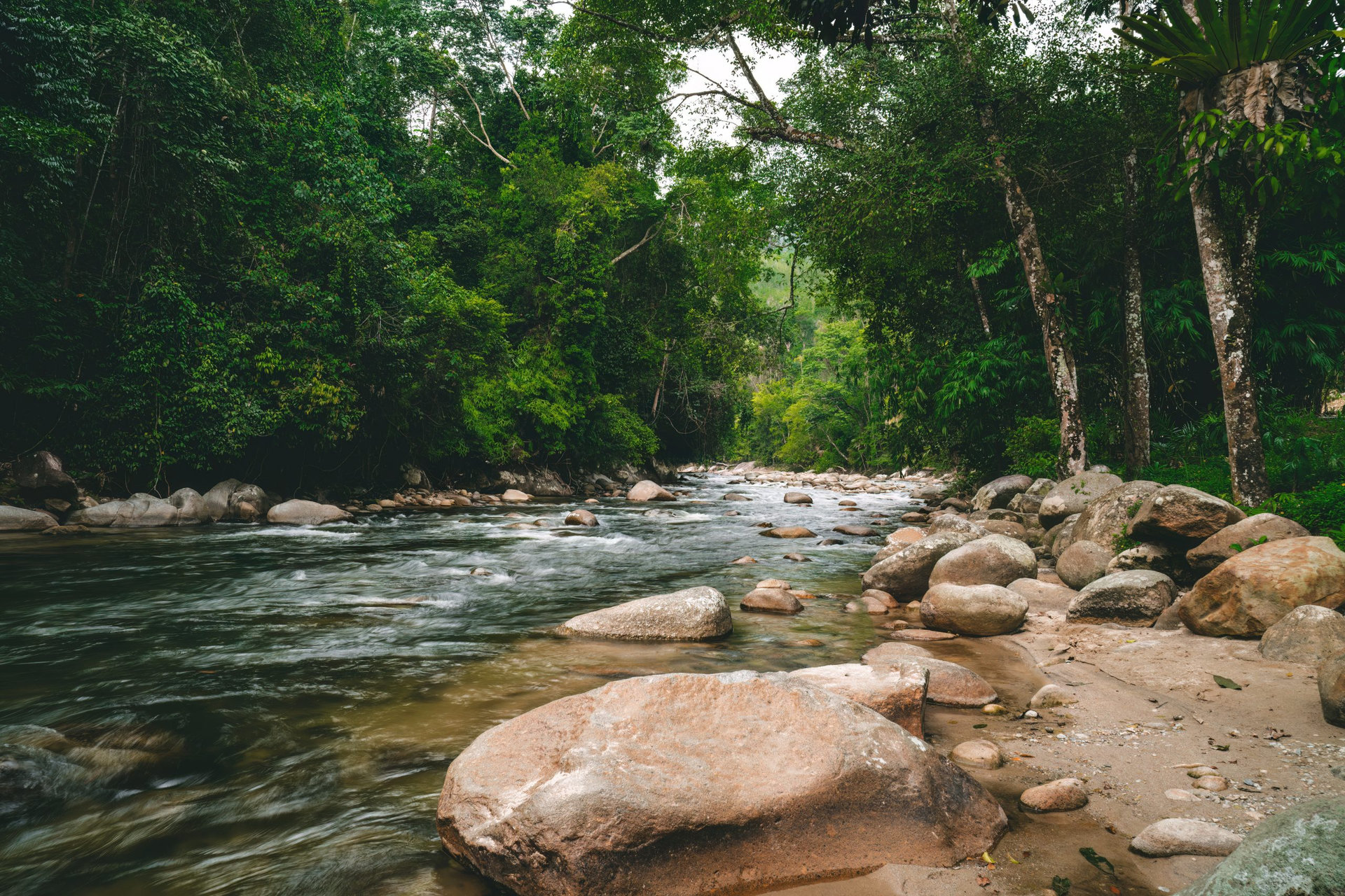River flowing from upstream at Sungai Kampar, Gopeng, Perak.