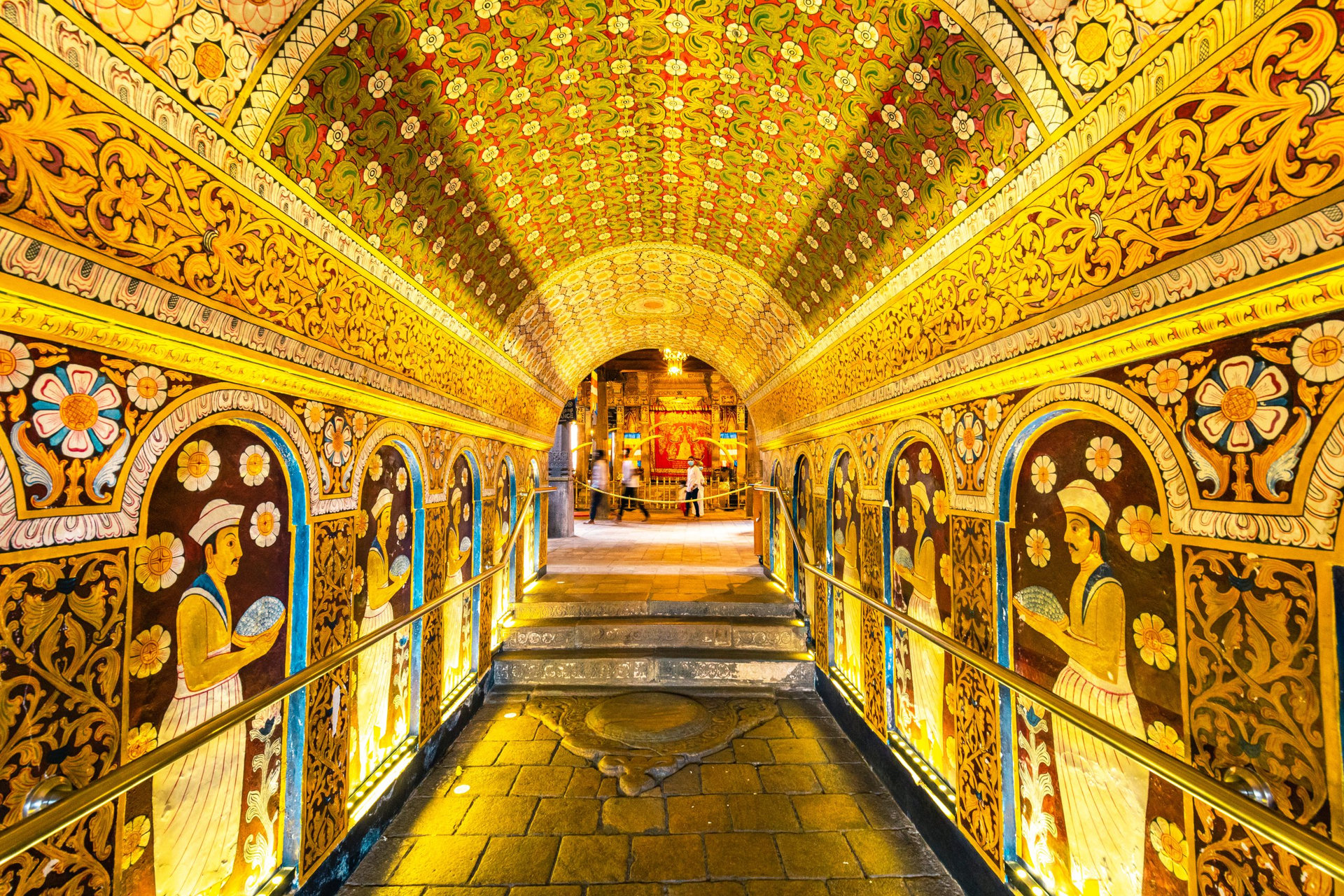 Temple of the Tooth Relic, famous temple housing tooth relic of the Buddha, UNESCO World Heritage Site, Kandy, Sri Lanka, Asia.