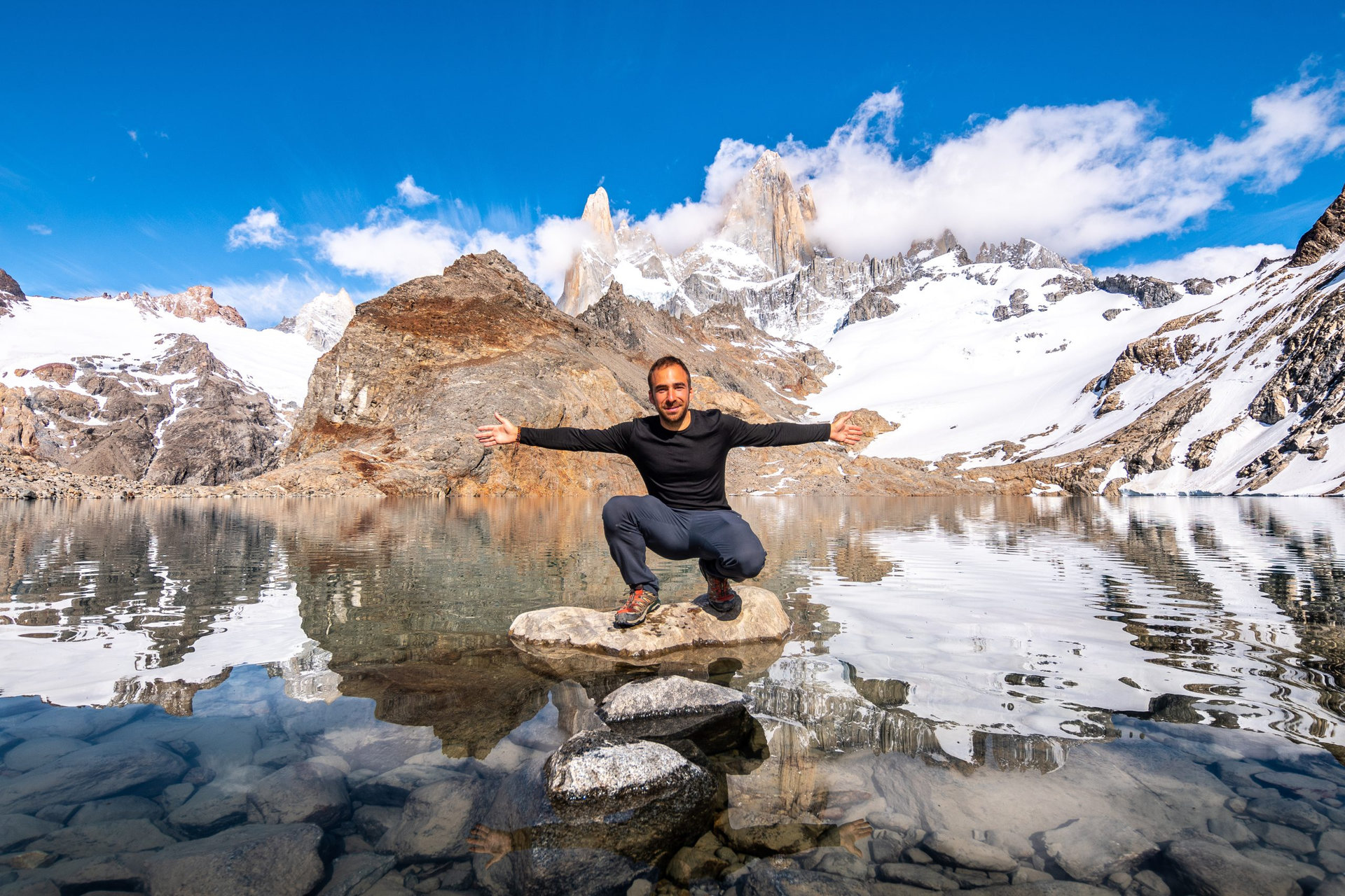 panoramic view of laguna de los 3 with fitz roy at background, argentina
