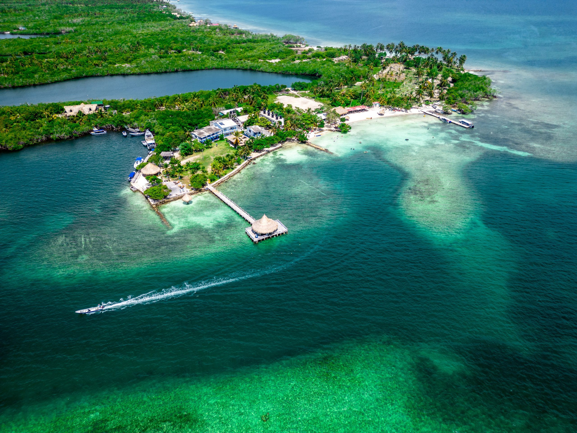 Imagen drone isla Tintipan, caribe, colombia